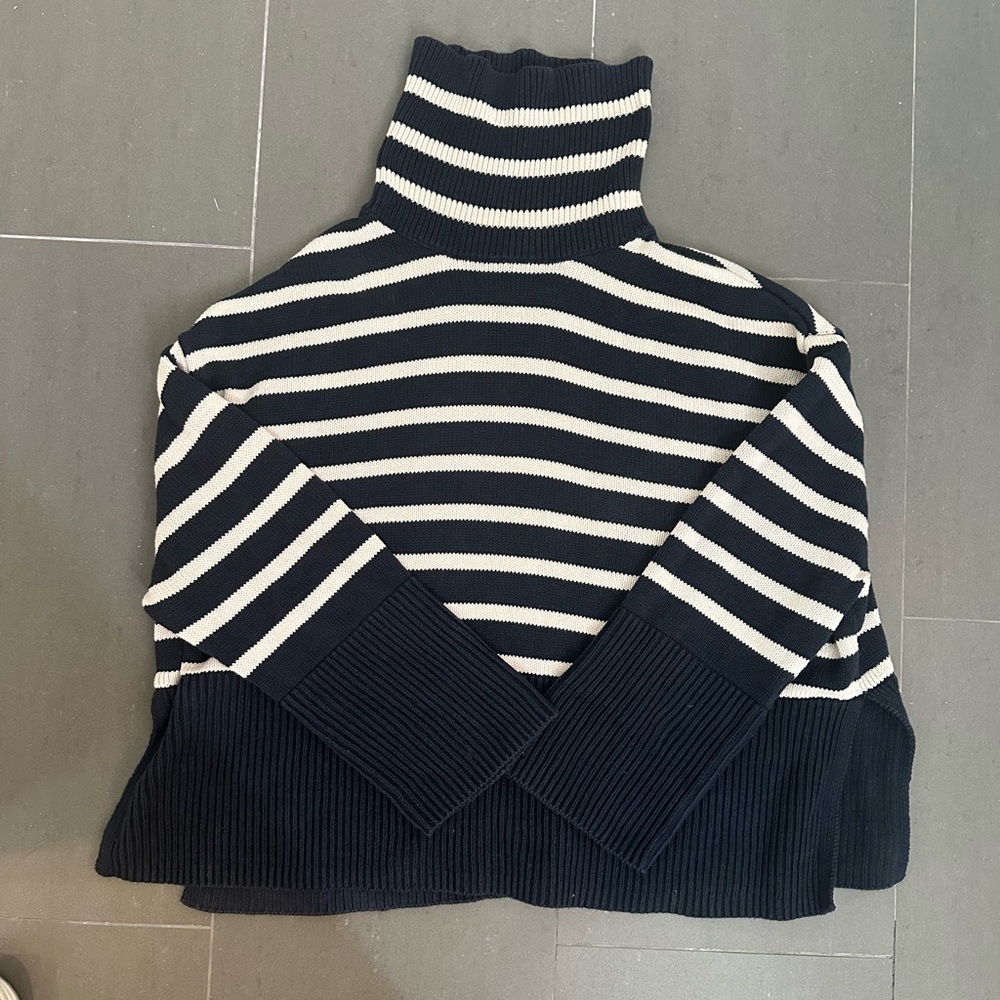 GAP striped turtleneck 100% cotton